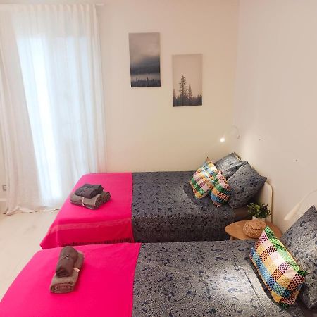 By Plaza Universidad Rooms Barcelona Luaran gambar