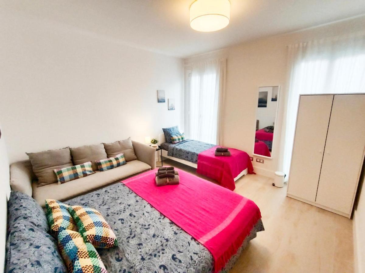 By Plaza Universidad Rooms Barcelona Luaran gambar