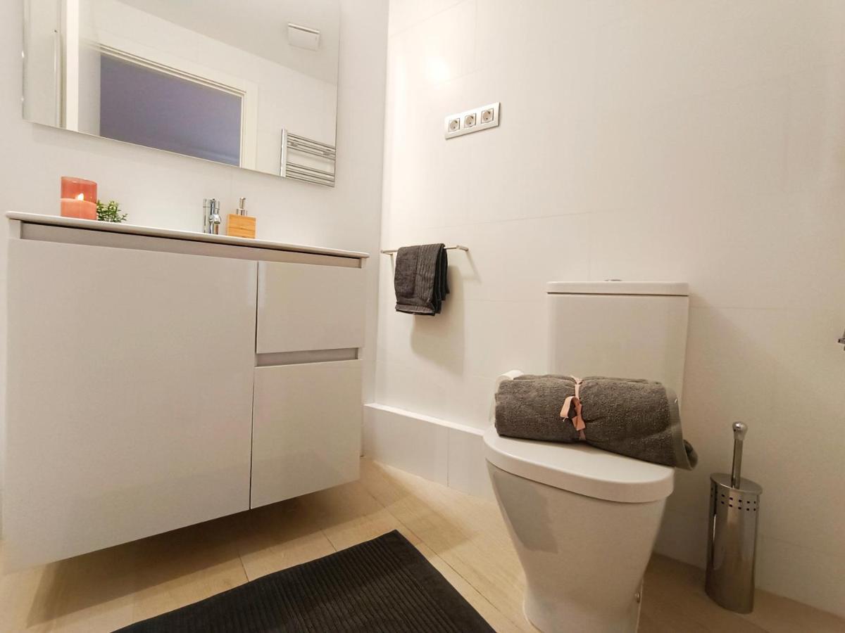 By Plaza Universidad Rooms Barcelona Luaran gambar