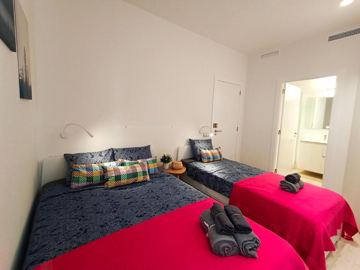 By Plaza Universidad Rooms Barcelona Luaran gambar
