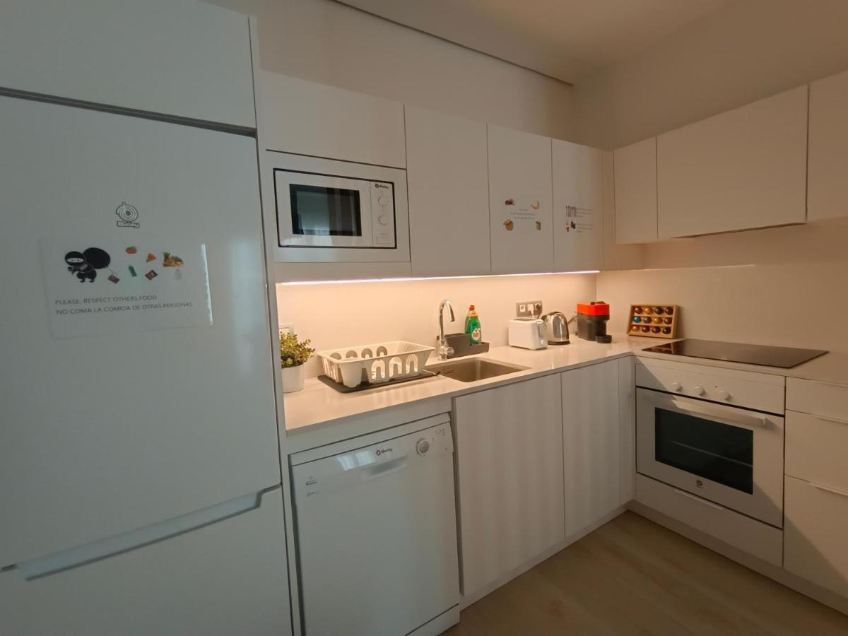By Plaza Universidad Rooms Barcelona Luaran gambar